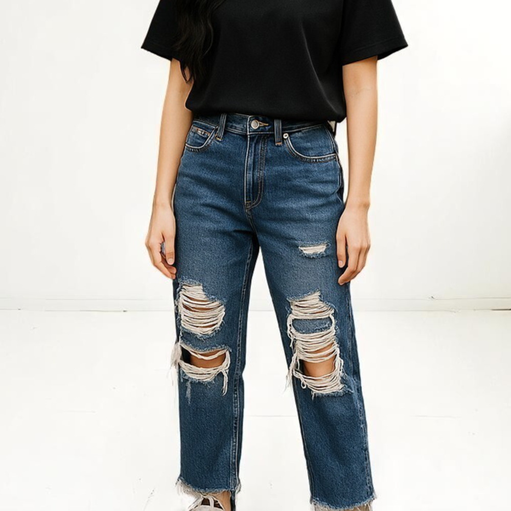 Cello Womens Jeans Distressed Blue Denim Button Fly Frayed Capri Sz 9 Mom Pants